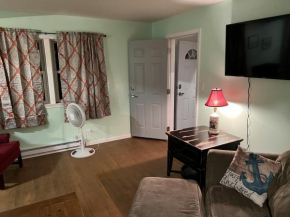 Boat House Ground Floor #2 - 1 BR WaterFront, Wifi apts